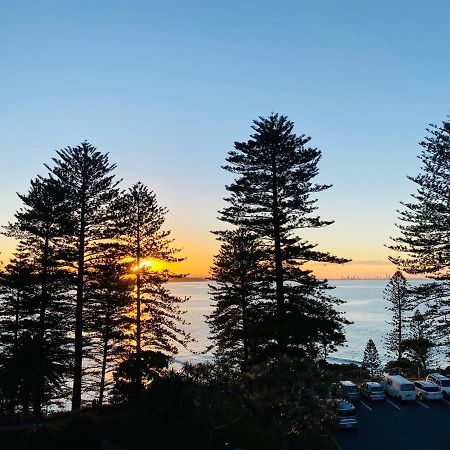 Rainbow Bay Beachhouse Coolangatta Exteriör bild